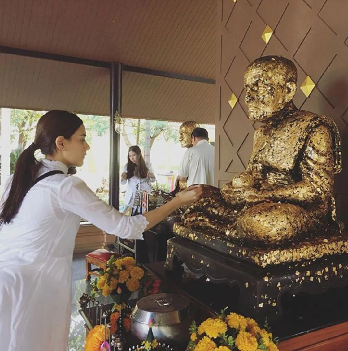 คิดถึงสุดหัวใจ!! "คิมเบอร์ลี่" พาครอบครัวทำบุญให้พ่อ หลังครบ 1 ปีที่จากไป พร้อมเขียนข้อความสุดซึ้ง...ถึงคนบนฟ้า ทำแฟนคลับให้กำลังใจล้นหลาม!?