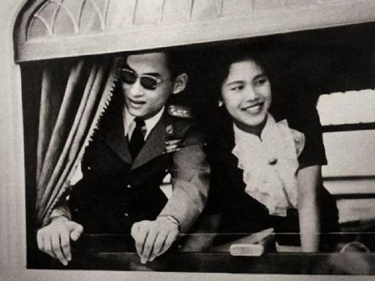 อ่านกี่ครั้งก็ประทับใจ!! "แม่ เรียกสิริมาที"... สิ่งแรกที่ในหลวงทรงรับสั่งกับสมเด็จย่า เมื่อรู้สึกพระองค์จากพระอาการประชวร  !!