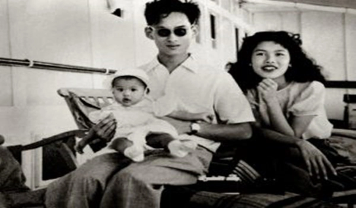 แชร์เก็บไว้แทนความคิดถึง!!! รวมภาพพระบรมฉายาลักษณ์ของ "ในหลวง ร.๙" กับ "สมเด็จพระราชินีฯ" คู่บุญบารมีของประชาชนชาวไทยที่หาดูได้ยาก (ภาพชุด)