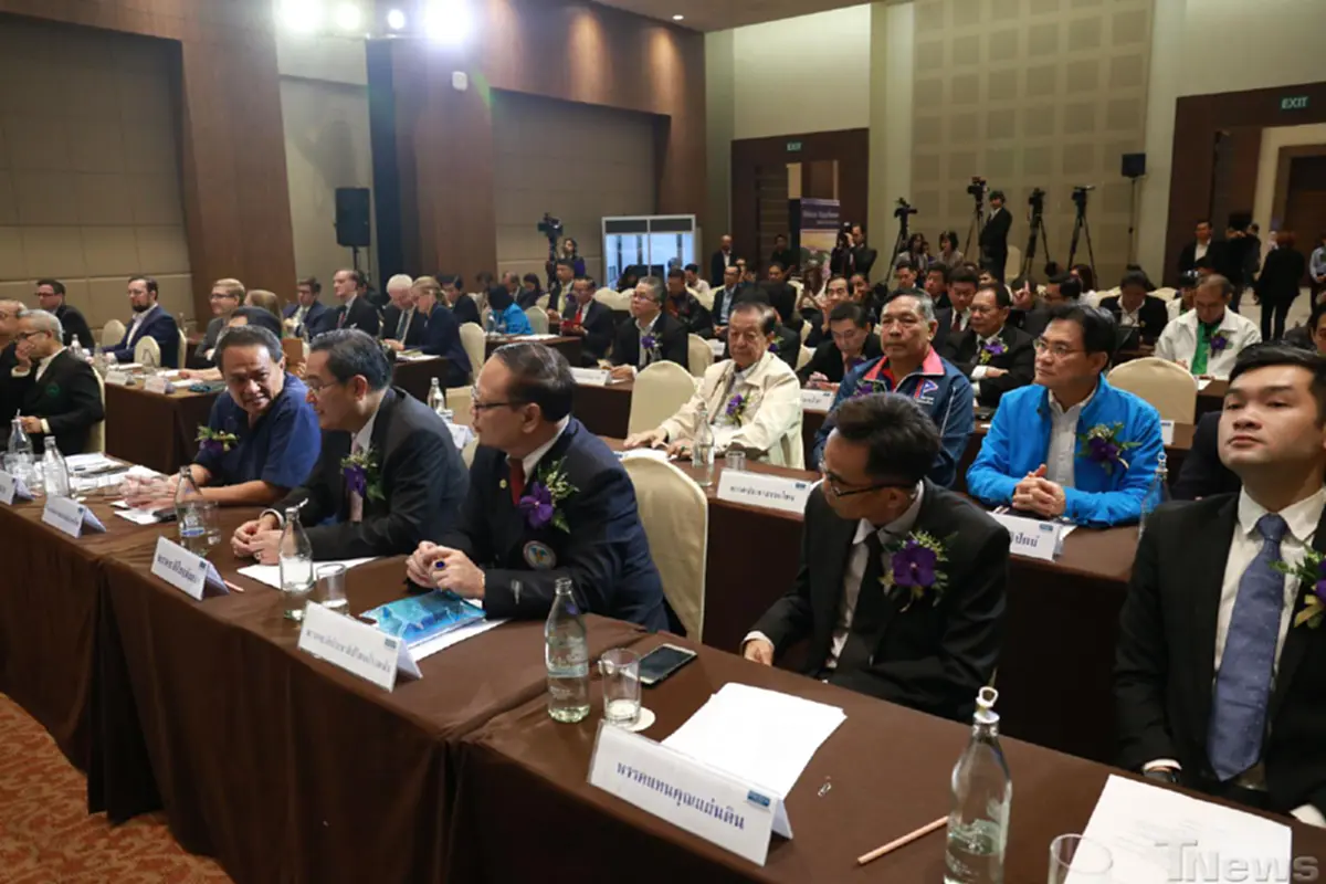 25 พรรคการเมือง ร่วมลงนาม "สัญญาที่พรรคการเมืองขอให้ไว้แก่ประชาชน" สร้างความเชื่อมั่นการเลือกตั้งเป็นไปโดย "เสรี สุจริต และเที่ยงธรรม"