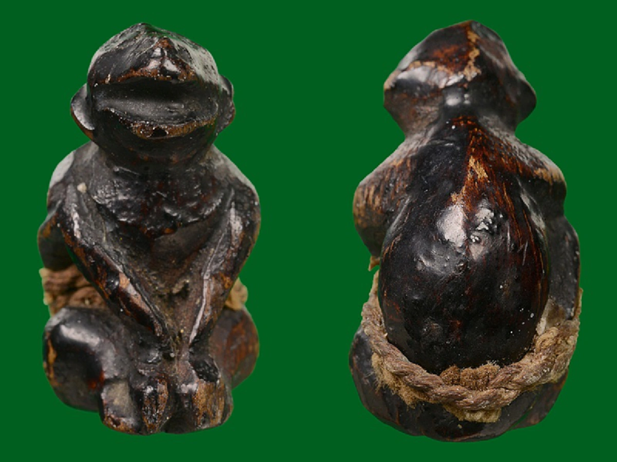 อิทธิฤทธิ์เกรียงไกร.."ลิง หลวงพ่อดิ่งวัดบางวัว" เสด็จเตี่ยเห็นกับตา.. ทหารเรือทะเลาะกัน จ้วงแทงจนเสื้อขาด แต่ไร้ร่องรอย สาธุ..