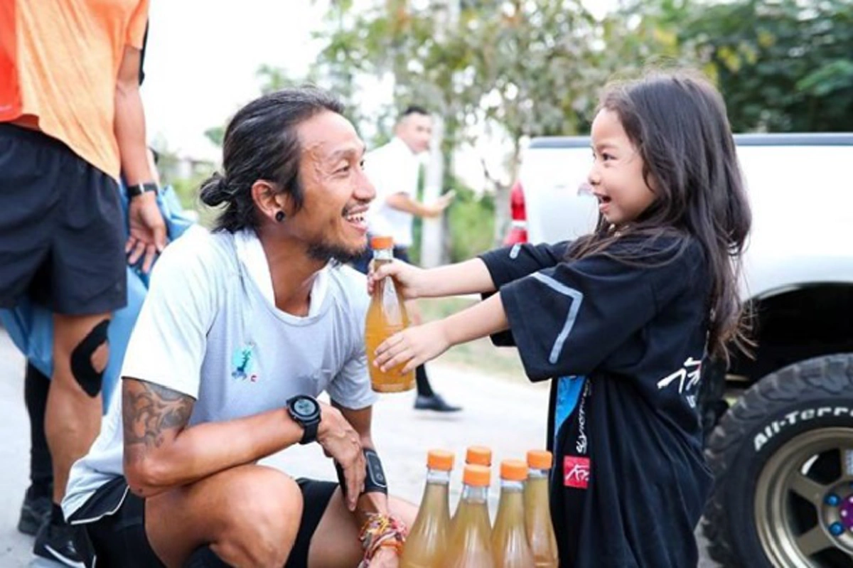 ปลายทางความเชื่อ..แสงสุดท้ายมีเสมอ!! "ตูน บอดี้สแลม" ทำฝันเป็นจริง ยอดเงิน #ก้าว ทะลุพันล้านแล้ว ย้ำคำจำได้มั้ย... #ก็บอกแล้วผมไม่ได้บ้า!??