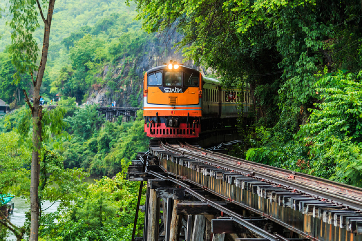 เที่ยวแบบประหยัด เดินทางด้วยรถไฟฟรี! กับ 5 สถานีน่าเช็คอิน