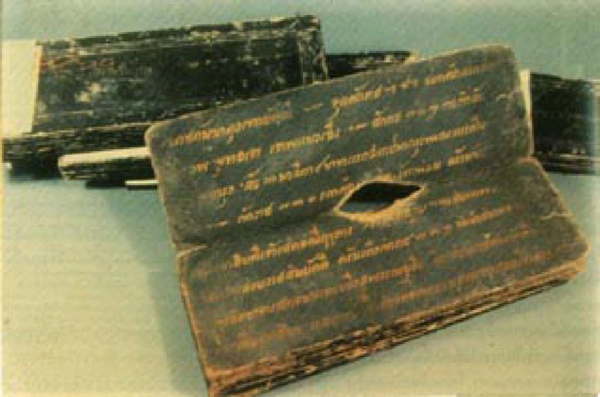 ครบรอบ ๒๑๓ ปี !! "หมอบรัดเลย์" บิดาแห่งการพิมพ์สยาม ผู้กำเนิด "หนังสือพิมพ์ไทยฉบับแรก" และผู้สร้าง "ตำนานหมอบรัดเลย์ตัดแขนพระ" (ชมคลิป) !!