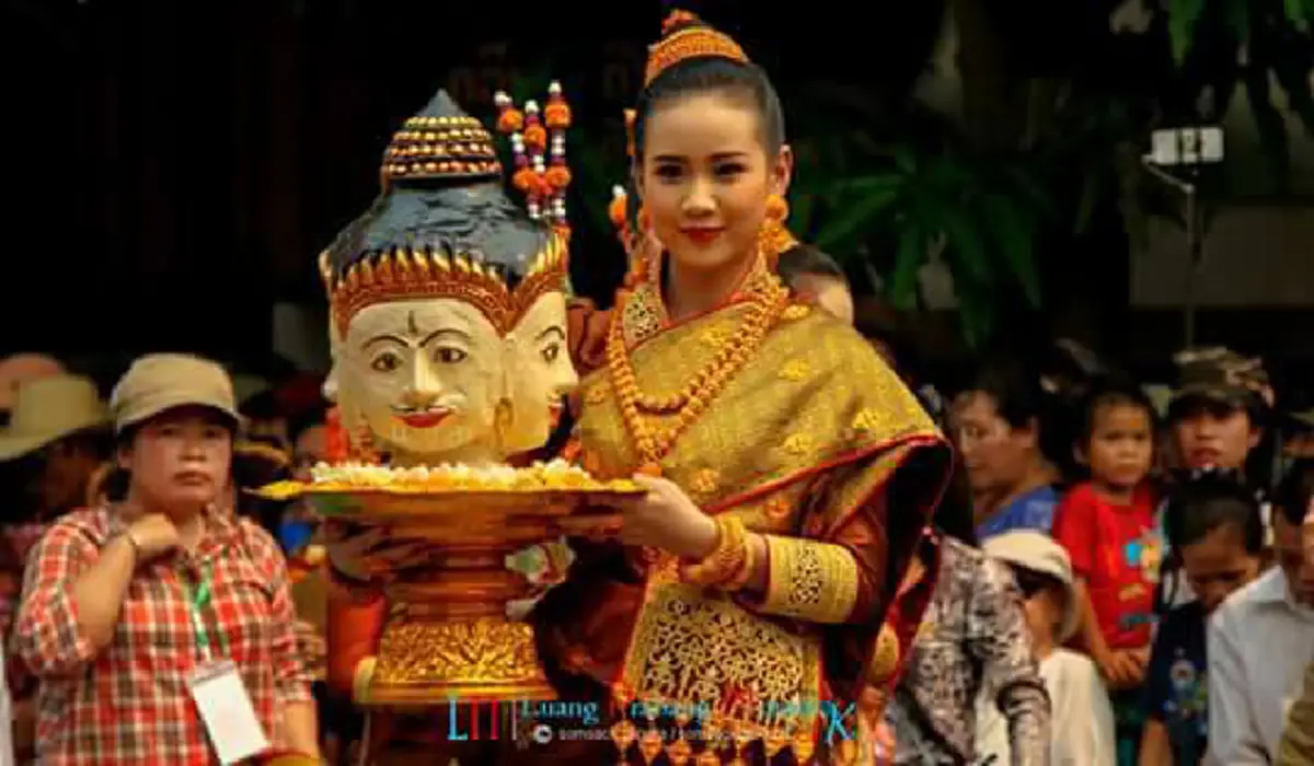 น่าฮักหลาย สาวลาว! ชมนางสังขาน (นางสงกรานต์) หลวงพระบาง - เวียงจันทน์ ปีนี้ที่ลาวนางสงกรานต์ก็ดุเดือด อุบัติเหตุมาก!