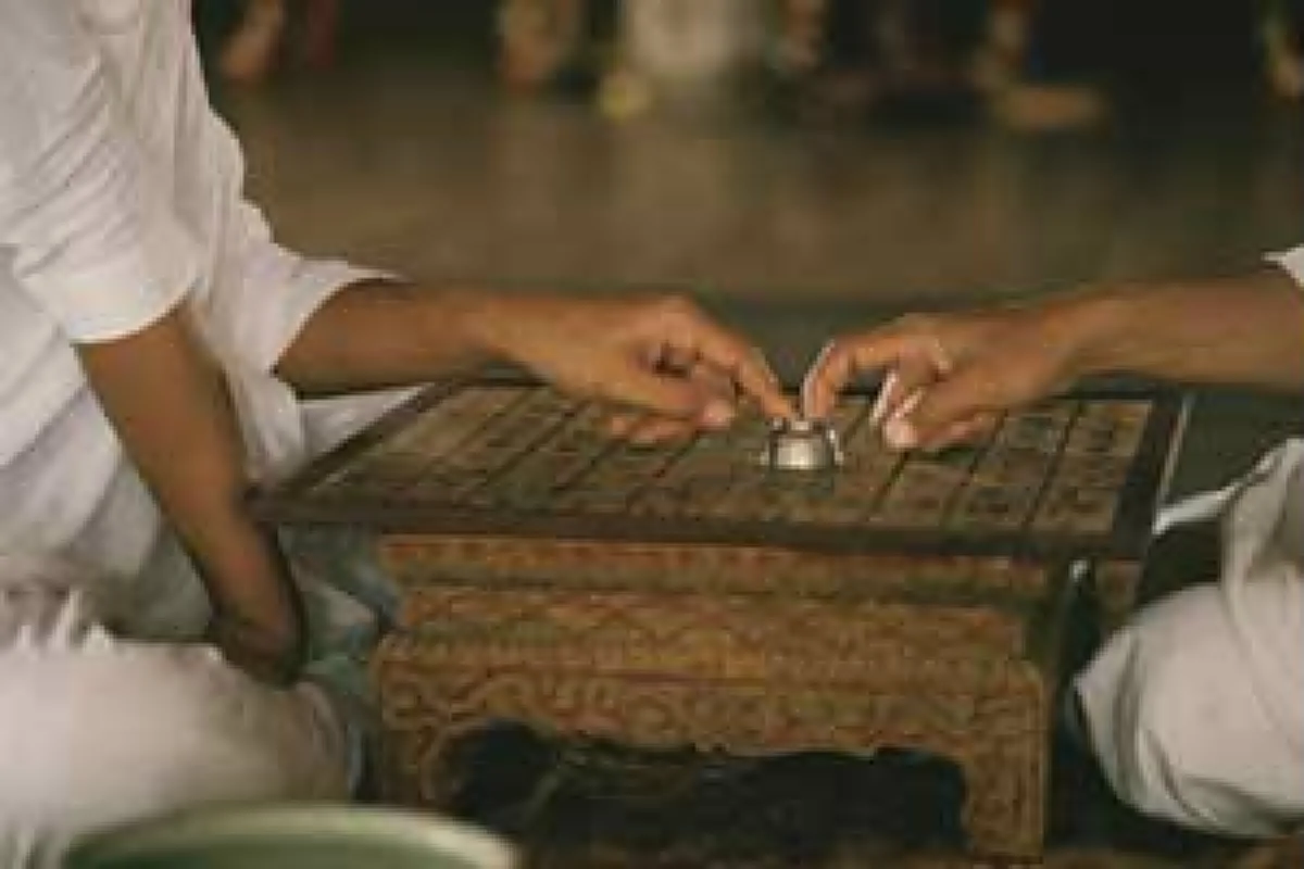 ผีมีจริง!! การเล่น"ผีถ้วยแก้ว" นิยมมาแต่โบราณ แต่รู้หรือไม่!! จะมีอะไรตามมา หากใจไม่แข็งพอ...