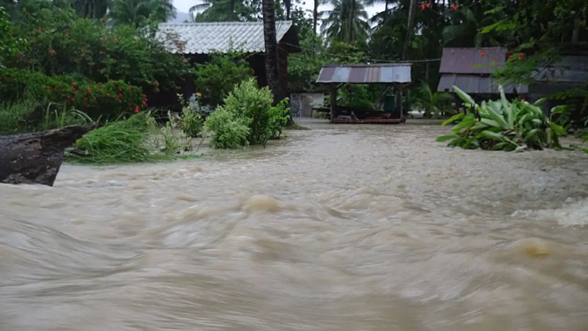 หนักถึงหนักมาก !!! กรมอุตุฯเตือนภัยฉบับ 8 ฝนตกชุกหนาแน่น กทม.เสี่ยงอ่วม !