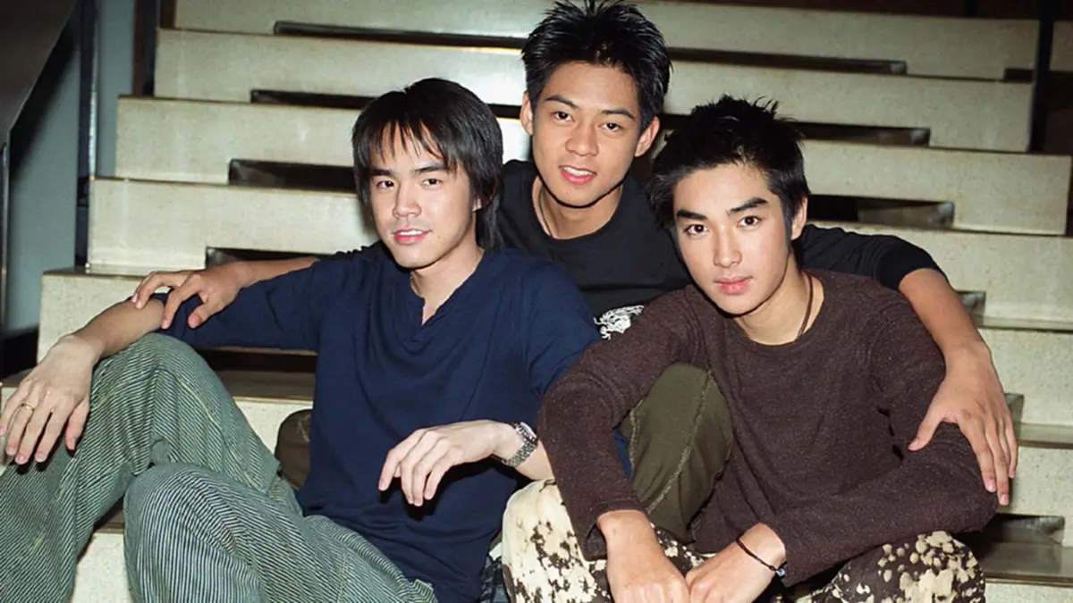 พวกเรายังคงคิดถึง  .. ย้อนรำลึกถึงยุคนั้น วง “ดีทูบี” ในตำนาน..ที่อยู่ในความทรงจำเสมอ เหล่าแฟนเพลงร่วมพิธีทำบุญครบรอบการจากไปของ “บิ๊ก"