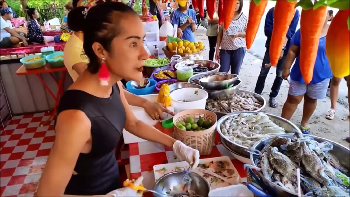 ดราม่าสนั่น!!! ลูกค้า "เจ๊เบียร์ คนละยำ" ด่ากราด โอนเงินซื้อน้ำยำโดนโกง ไม่คืนเงินซ้ำด่าเขากลับ เพจดังออกมาเตือนด่วนๆ เลือกทางแก้ให้ถูก!!?