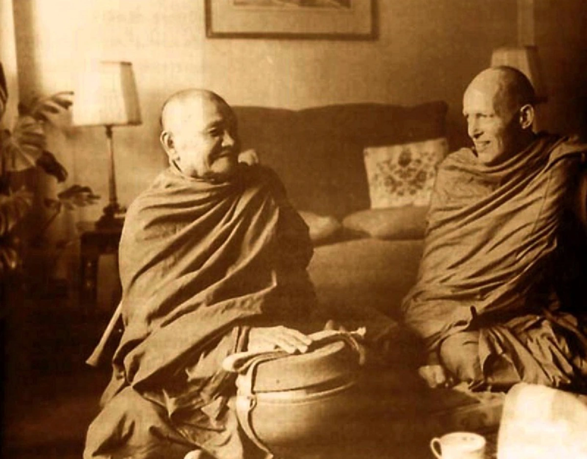 "ผมบวชจากตดใหม่"!! ประโยคเดียวอึ้ง...เมื่อเณรฝรั่งตอบคำถามหลวงพ่อชาว่า "บวชมาจากไหน"? เดชะบุญ...ล่ามช่วยเอาไว้ทัน!!