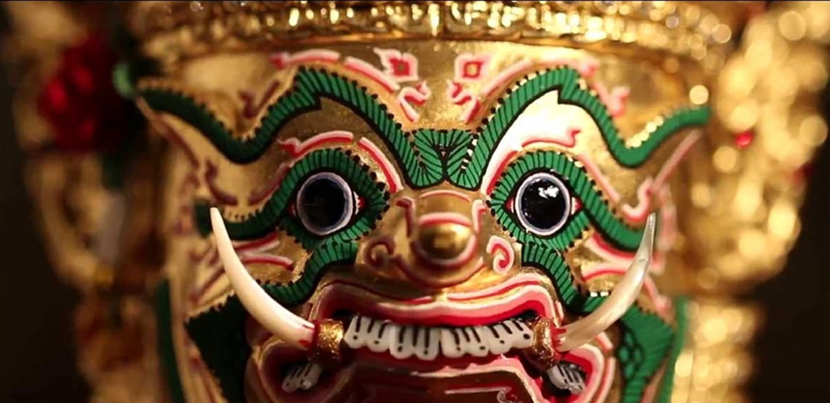 อาถรรพ์ต้องห้าม!!  "หัวโขน" ห้ามผู้แสดงเจาะแก้ไขตาโขนและห้ามหัวโขนเสียหายบริเวณตามาใช้..เด็ดขาด!! ตามความเชื่อ..อาจทำให้ต้องธรณีสาร !!