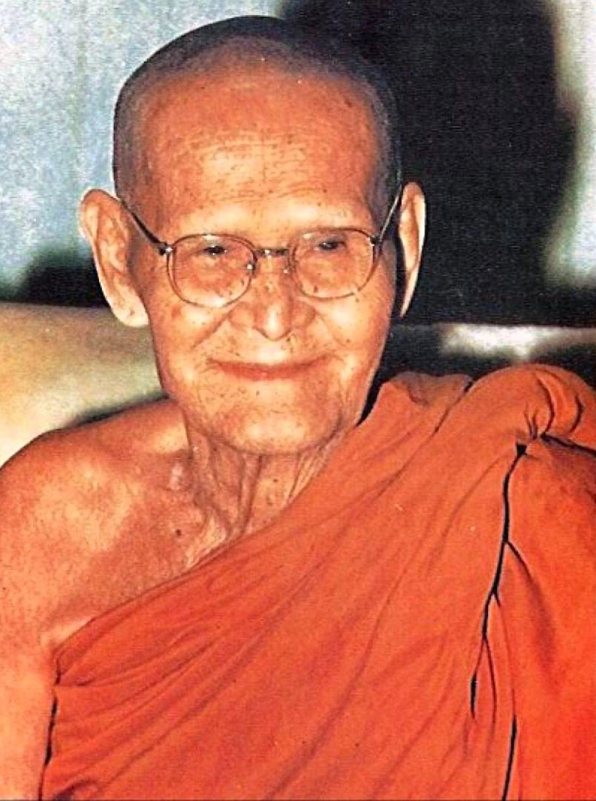 สอนชาวคริสต์ตักบาตร!! เมื่อหลวงปู่ขาว ไปบิณฑบาตในหมู่บ้านคริสเตียน เผย..คำพูดของท่านที่ทำให้ชาวคริสต์หันมาใส่บาตรพระสงฆ์ น่าศรัทธายิ่งนัก!!