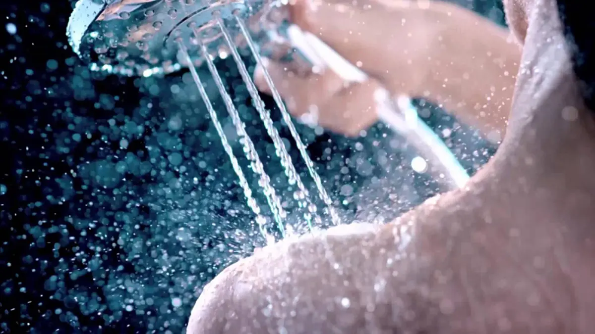 เช็กด่วน!! ใครชอบ ปัสสาวะ ขณะยืนอาบน้ำ บ่อยๆดูไว้นะ เพราะมันจะส่งผลต่อร่างกายคุณขนาดนี้เชียว!!! ......(รายละเอียด)