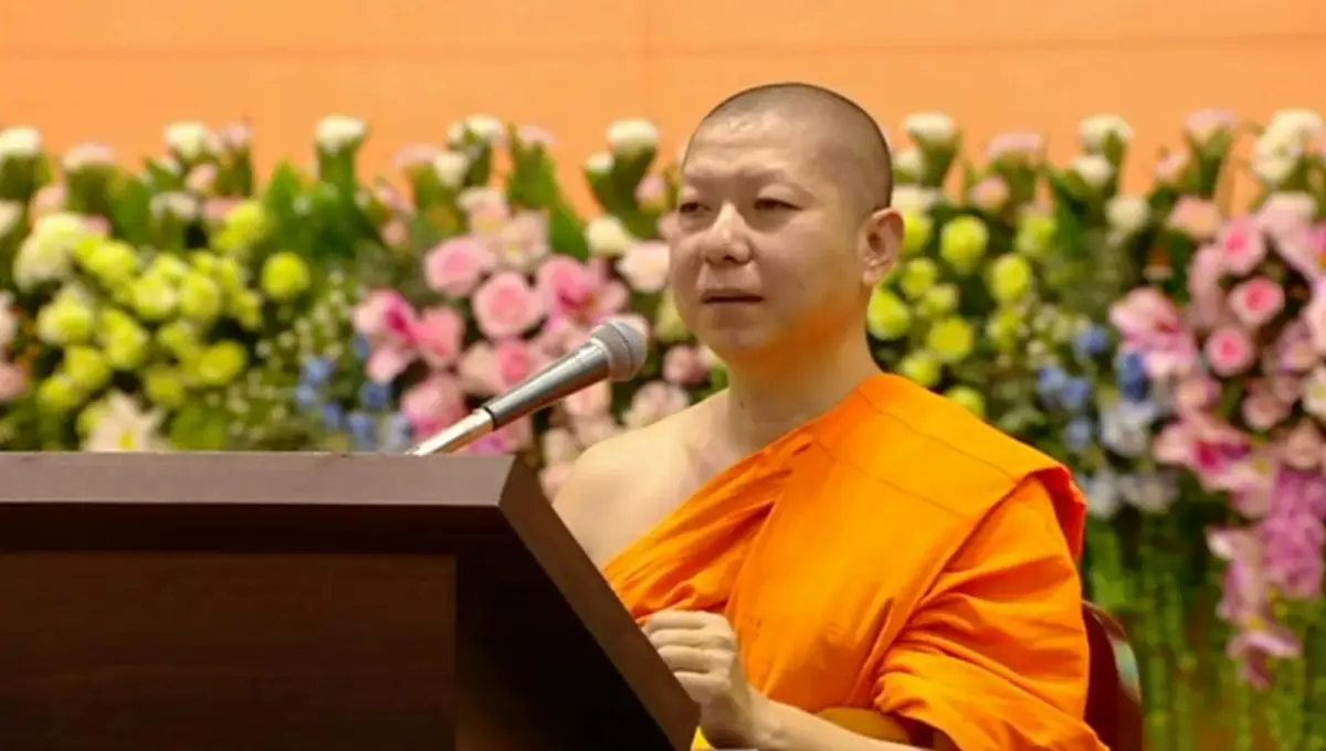 รู้แล้ว!! โล้นล๊อคคอจนท.DSIสาว ที่แท้คนสนิทพระตัวเอ้ธรรมกาย (ชมคลิป+รายละเอียด)