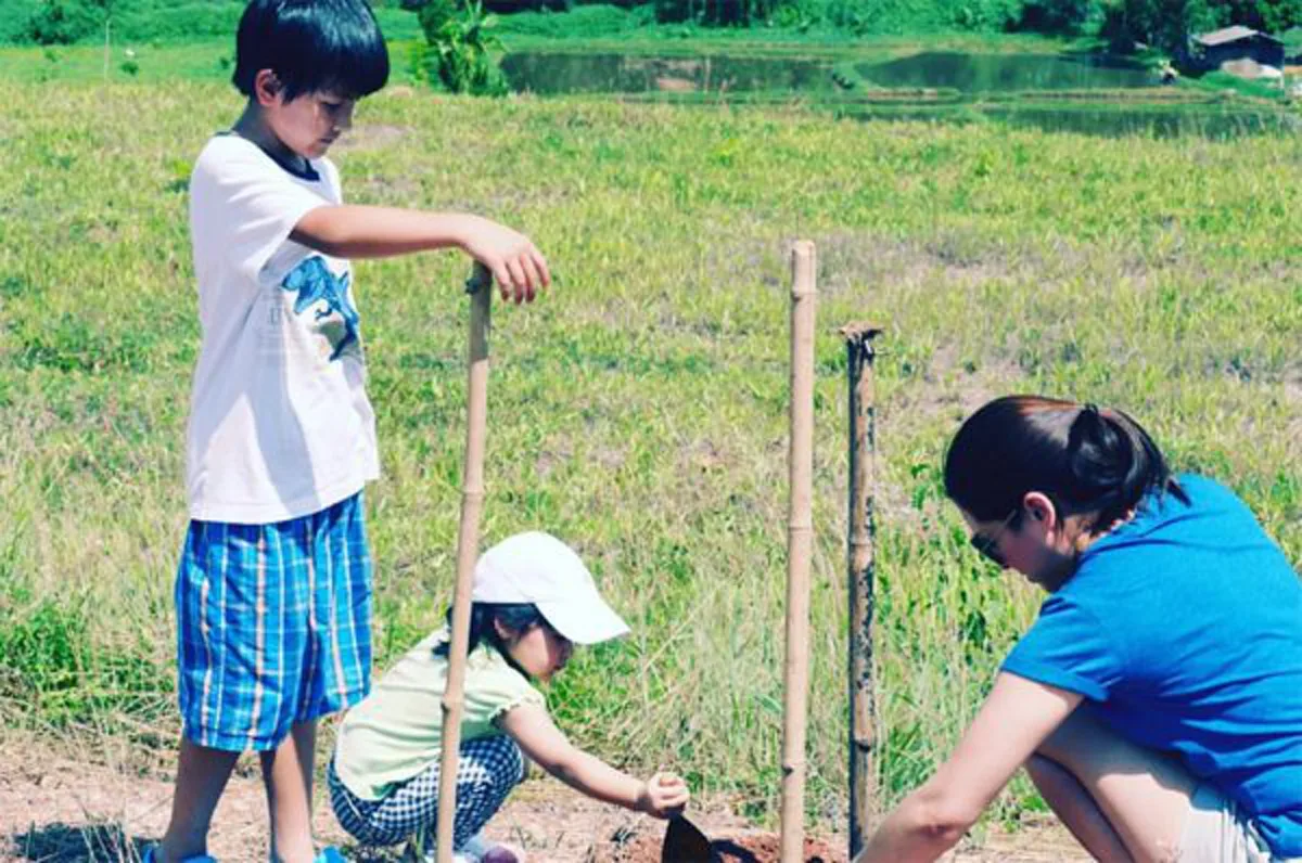 เปิดชีวิตชาวไร่ "แหม่ม คัทลียา" หอบลูก-สามี ทำเกษตรพอเพียงสร้างรายได้ส่งห้างดังหลากหลาย