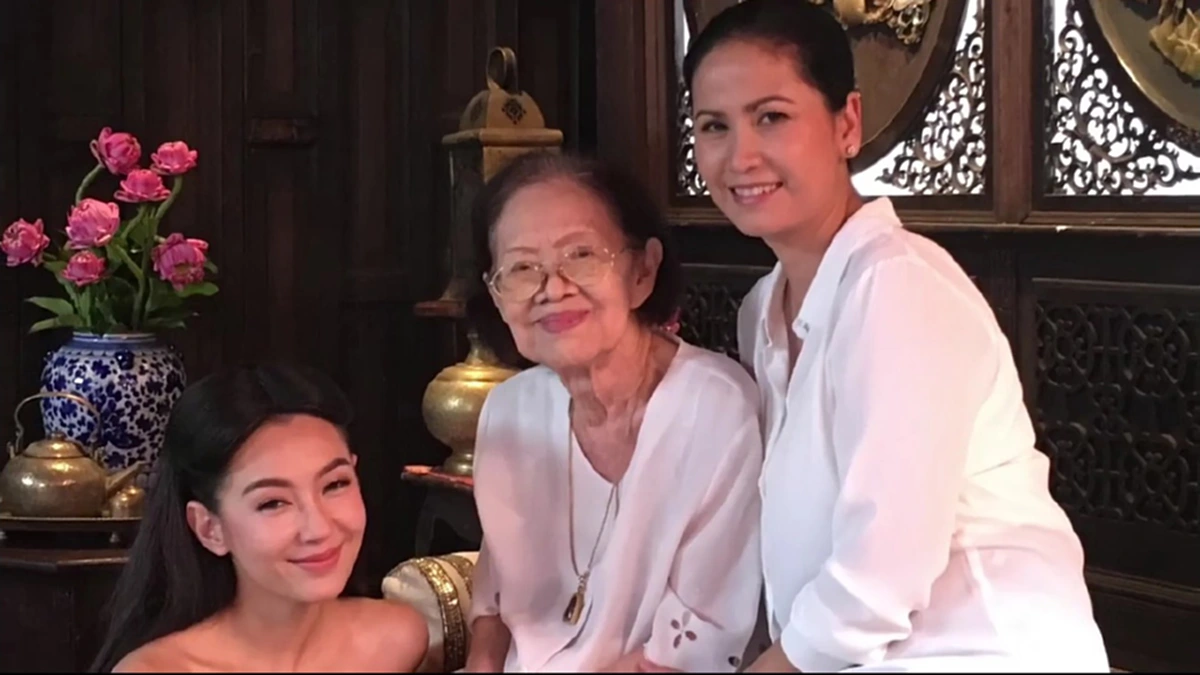 เตรียมอำลาวงการ !! "คุณยายบรรเจิดศรี ยมาภัย" ดาราอาวุโส วัย 91 ปี ..ขอเล่นละคร 3 เรื่องสุดท้ายในชีวิต !! (ชมภาพ)