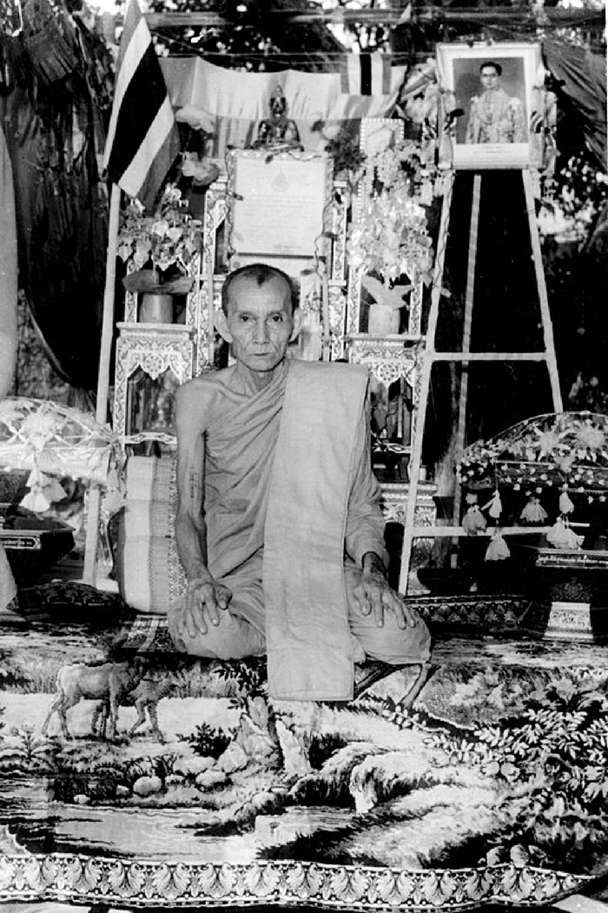 มานี่ รักกูทุกผู้ทุกคน ใจมานี่ รักกูทุกผู้ทุกคน..คาถาพระฉิมภาลี "หลวงพ่อกวย วัดโฆสิตาราม"ดีทางเมตตามหานิยม คนรักใคร่ ทั้งชายหญิง ค้าขายดี.