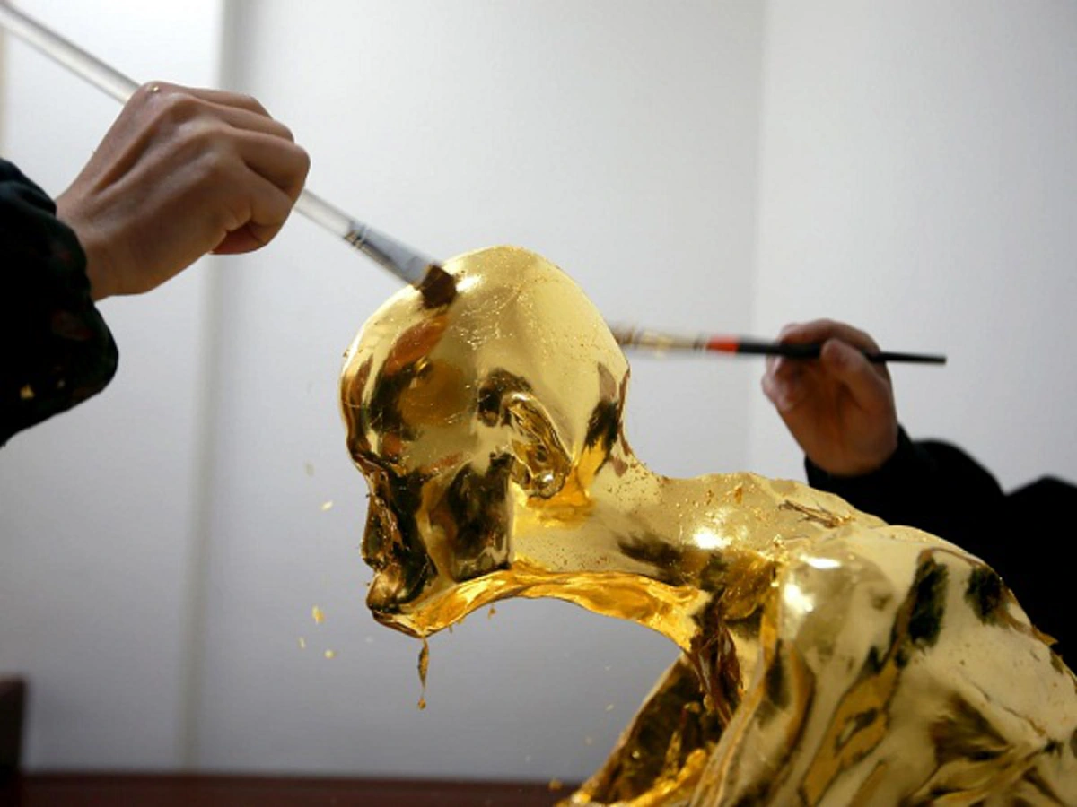 ล้ำกว่าอียิปต์เห็นๆ!! วัดจีนชุบร่าง "มัมมี่ไต้ซือ" ด้วยทองคำเปลว จนอร่ามทั้งร่าง ... ก่อนส่งไปประดิษฐานบนภูเขาให้ชาวบ้านสักการบูชา!!