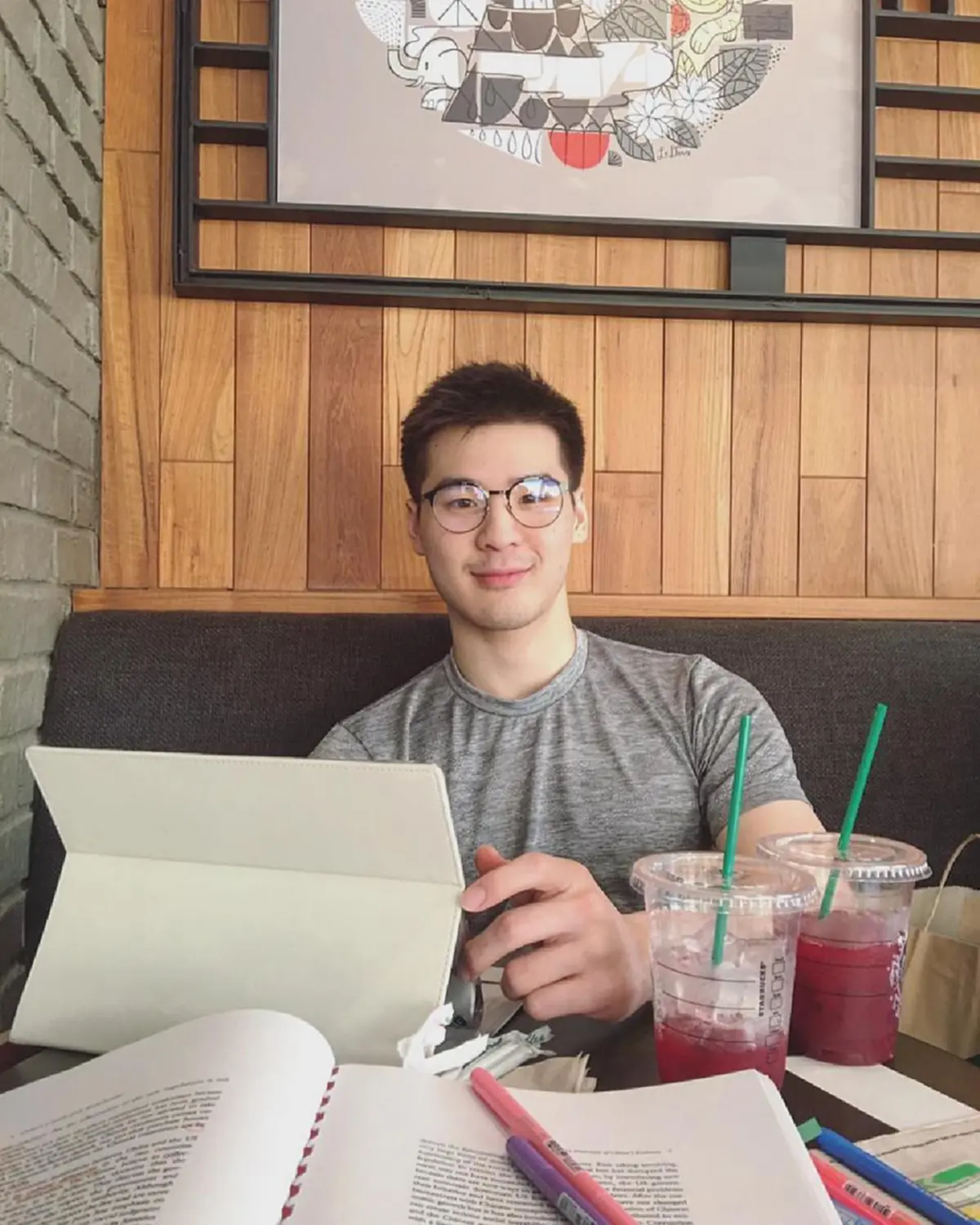 หล่อระดับเทพบุตร!!! รวม 10 กัปตันหนุ่มหล่อสัญชาติไทย ของแต่ละสายการบิน รับประกันความแซ่บเผ็ดร้อน ซิกแพคแน่นเว่อร์!?!