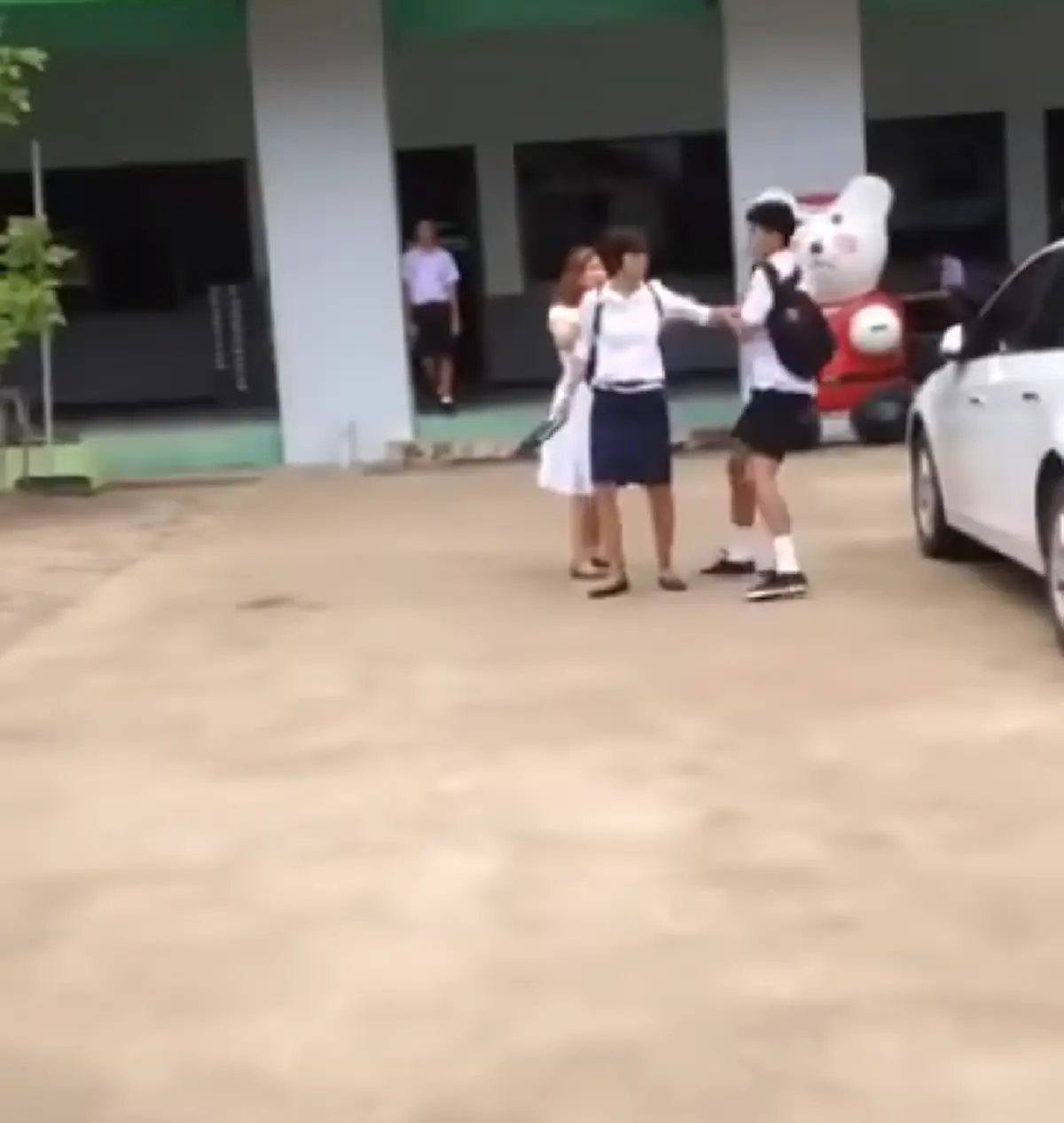 ย้อนทวนความ "สมศักดิ์ ปริศนานันทกุล" กับวาทกรรม "หักไม้เรียว" แล้วนักเรียนมีพฤติกรรมดีขึ้นมั้ย  สมัยไม้เรียว กับ สมัยปัจจุบัน ??