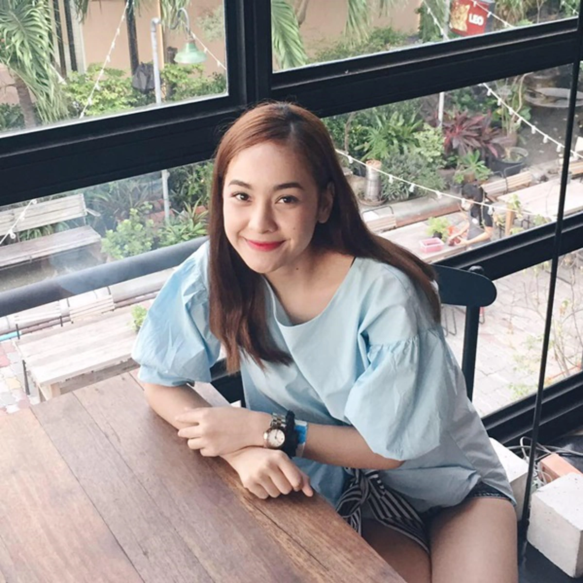 ส่องตาแตก!!! โซเชียลแห่ชมภาพ "น้องลูกน้ำ" แอร์โฮสเตสสาวน่าฮัก ที่หนุ่มๆ อยากรุมแจกขนมจีบ ขนาด "วู้ดดี้" ยังแชร์ลงแฟนเพจ (ชมภาพ)