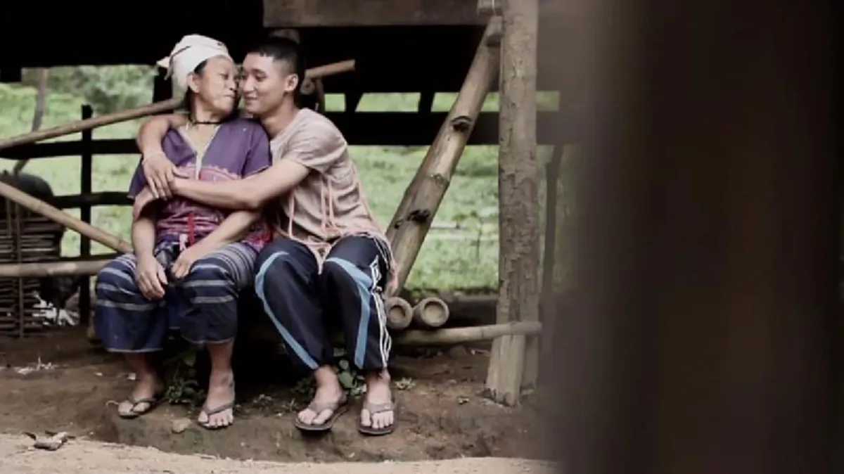 ยิ่งรู้จักก็ยิ่งชื่นชม!!! เปิดชีวิต "นัน ไมค์ทองคำ" กับหน้าที่ของลูก เมื่อครั้งหนึ่งต้องแบกแม่ป่วย เดินเท้าฝ่าทางลำบากหลายกิโลพาไปรพ.!??