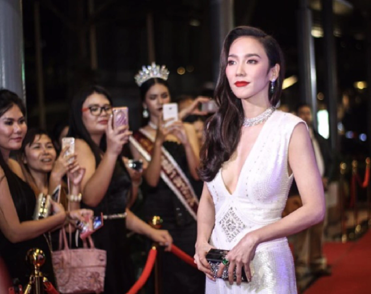 ***หลายคนอาจไม่เคยรู้ !!! ดาราตลกเพียงคนเดียวที่ "อั้ม พัชราภา" กดติดตามอิสตราแกรม !?