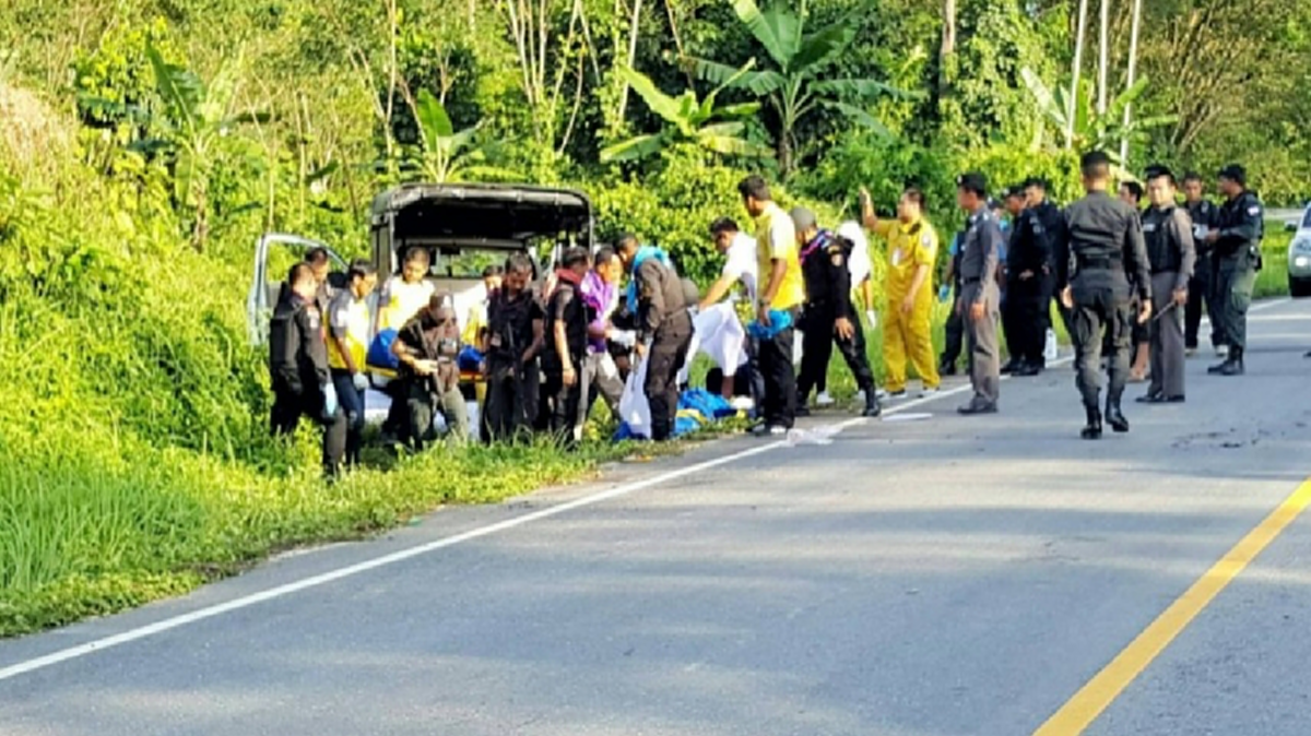 เพื่อนทหารกล้าเราไม่เคยทิ้งกัน!!เปิดคลิปนาทีชีวิต"นักรบชุดดำทพ.11"ลุยยิงสกัดโจรใต้ลอบถล่มบึ้มยิงซ้ำ"1ทหาร-5อส.ทหารพรานพลีชีพ" #R.I.P. (คลิป)