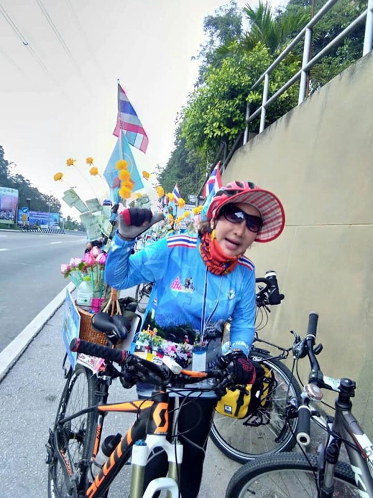 "พี่โย"ยอดหญิงนักปั่นจักรยาน หาทุนช่วยรพ.หาดใหญ่ โดนปิคอัพพุ่งชนเจ็บสาหัส ล่าสุดเสียชีวิตแล้ว