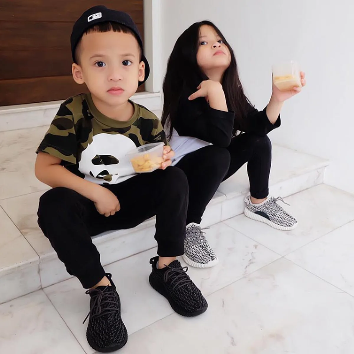 ***หลังใหญ่น่าอยู่ !!! เปิดบ้านแสนอบอุ่น "นานา-เวย์" ภายนอกดูเรียบง่าย แต่พอเห็นภายในแล้วถึงกับตะลึงตาค้าง หรูหราสมฐานะจริงๆ !?
