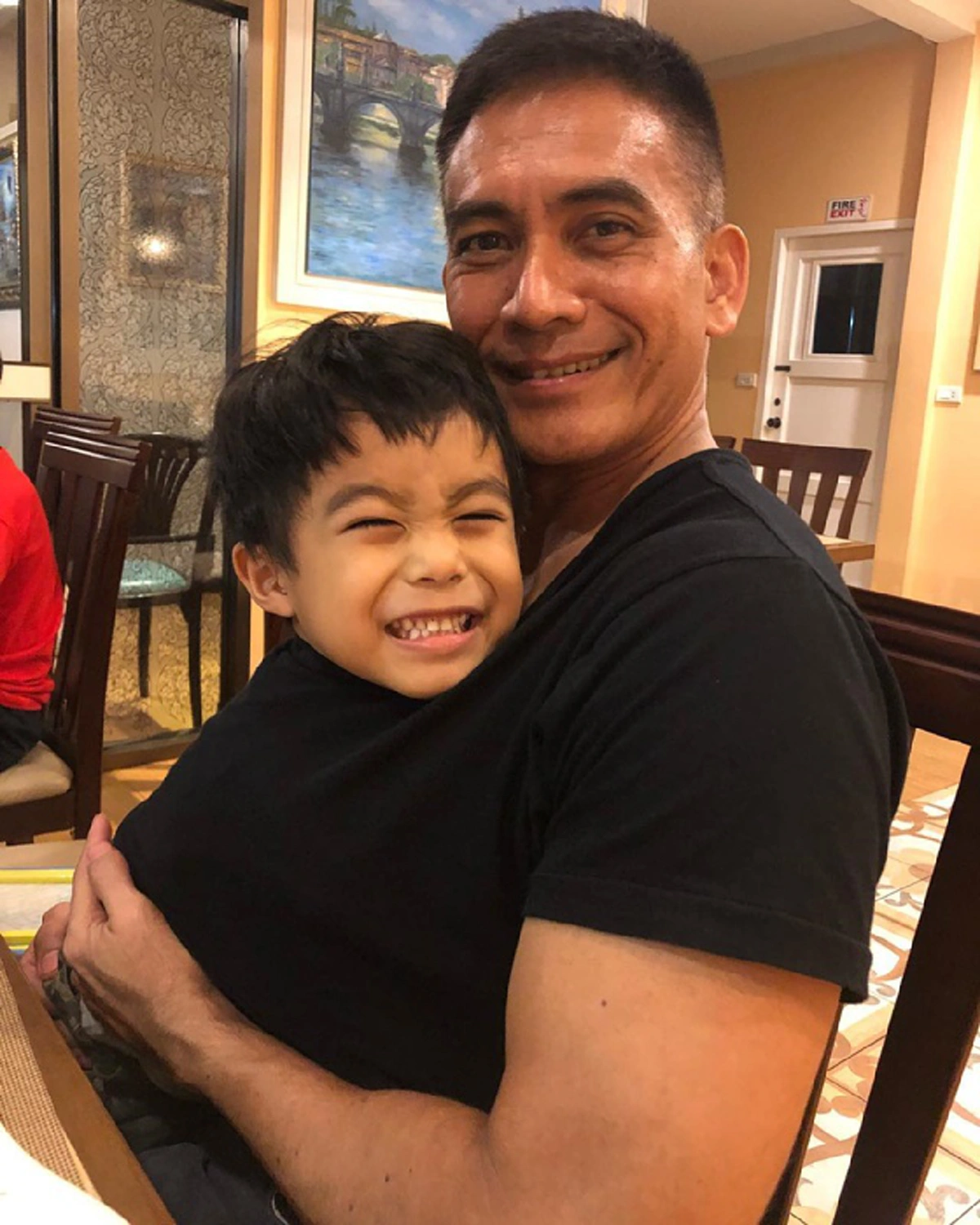 คนเป็นพ่อซึ้งสุดๆ "ผู้พันเบิร์ด" เผยภาพความภูมิใจในตัว "น้องวิน" ฉายแววเก่งตามรอยตั้งแต่เด็ก