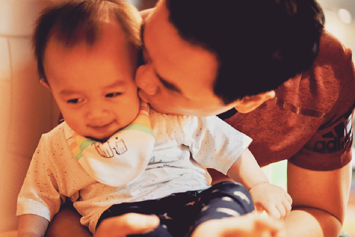 ได้แม่มาเต็มๆ!! เปิดพัฒนาการล่าสุด "สายฟ้า-พายุ" โชว์ปีนป่ายขึ้นของเล่นในวัย 10 เดือน น่าเอ็นดูสุดๆ (ชมคลิป)