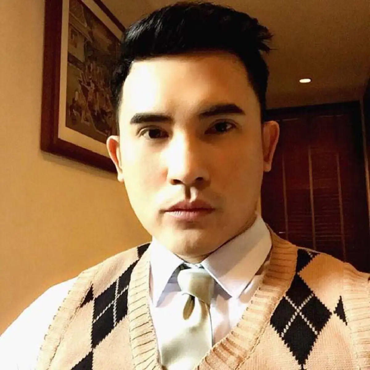 #ลืมเขาไปหรือยัง!! อดีตพระเอกช่อง7 "บี๋ สวิช" เผยปมชีวิตโดนโกงเกิน ทำชีวิตแทบพัง จนเคยคิดฆ่าตัวตาย เจอตัวอีกที แทบจำกันไม่ได้ !! (ชมคลิป)