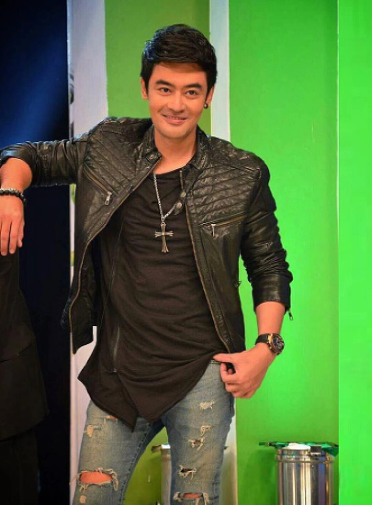 #นึกว่าหายไปไหน!! ส่องภาพ อดีตพระเอก7สี  "เติ้ล ธนพล" หลังหายจากวงการไปนาน ล่าสุดตอนนี้ โผล่เล่นละครช่อง 8 แล้ว !!?