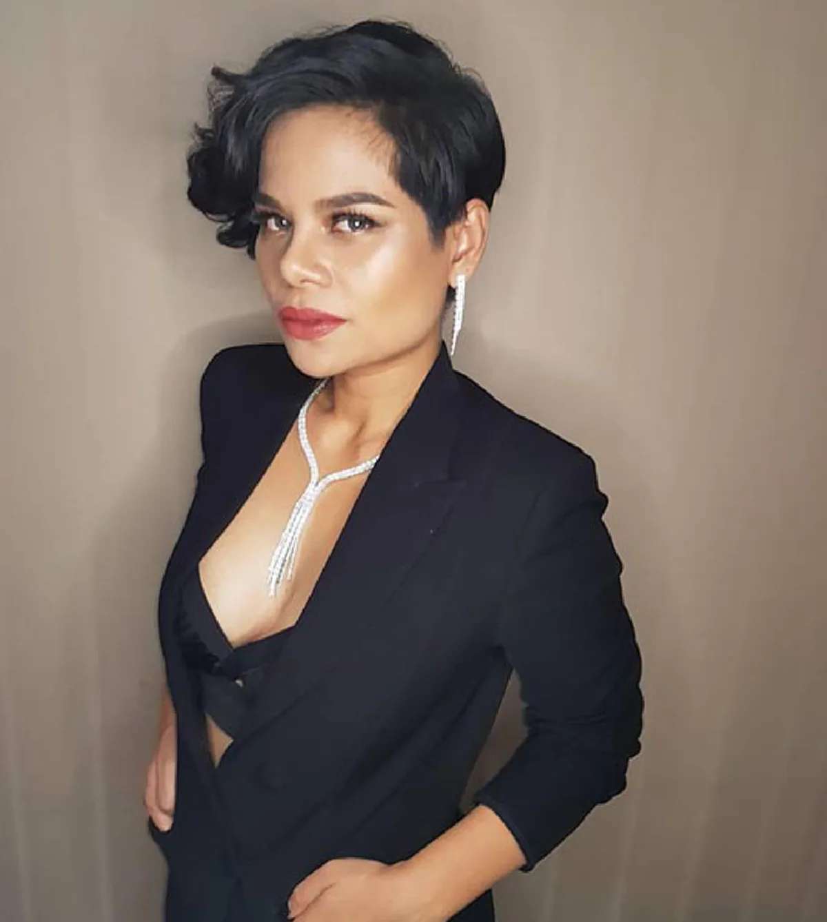 *แทบไม่น่าเชื่อ!!! "ดาราสาวสุดมั่น" เคยติด "แอร์โฮสเตส" สายการบินระดับโลก แต่ต้องทิ้งไปเพราะเหตุนี้!!! (ชมคลิป)