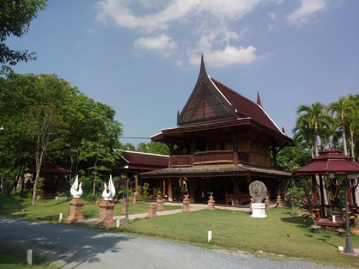 งดงามตระการตา!! เปิดภาพ "วัดป่าชื่อดัง" ถิ่นเจ้าอาวาสฉาว!!! ที่เจ้าสัวใหญ่ให้ความเคารพ ถึงขนาดถวายที่ดินจำนวนมาก !!