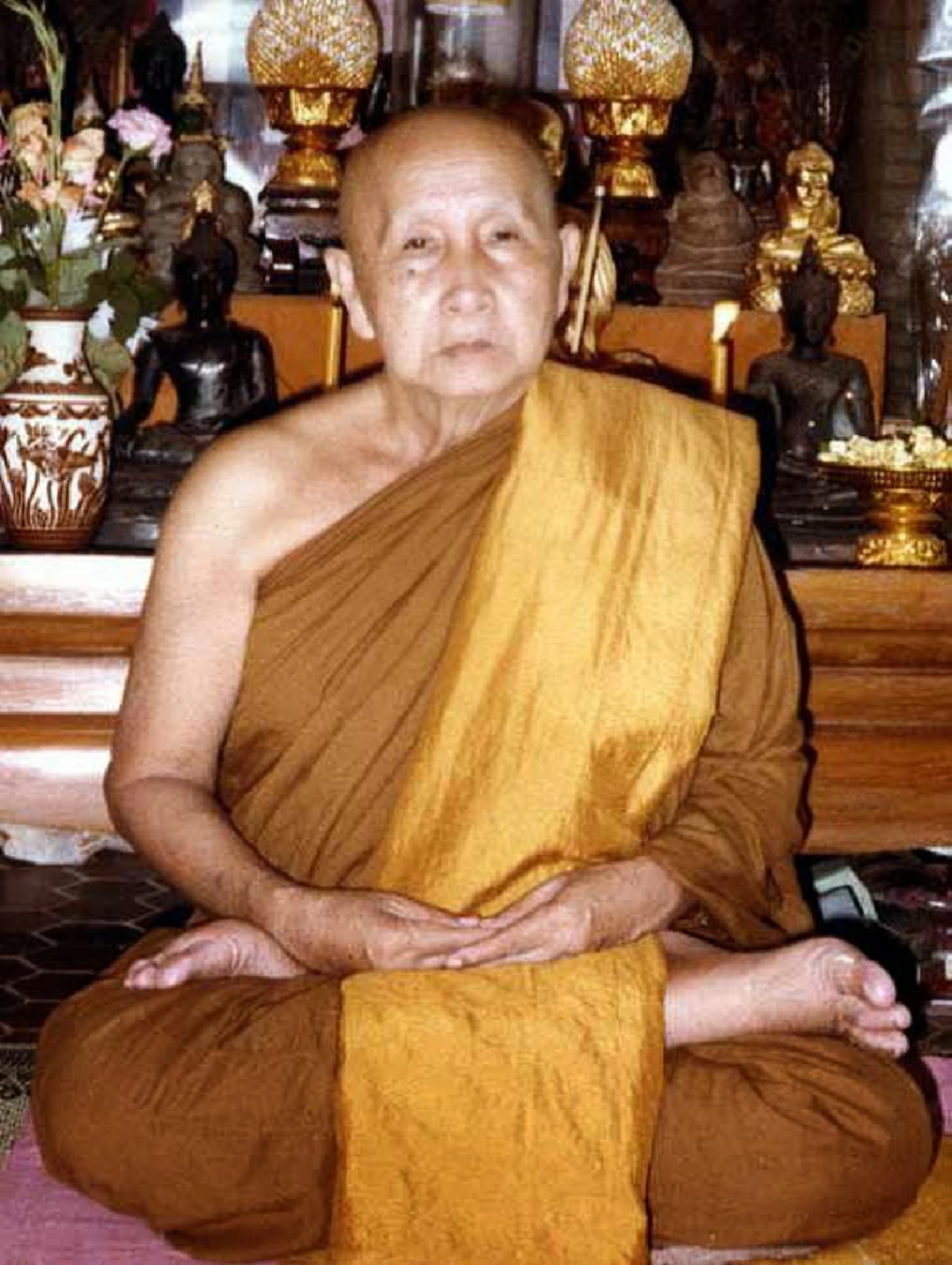 นิมิตอัศจรรย์!! คำยืนยันของ "เหล่าพระอริยะสงฆ์" ผู้มีญาณทัศนะเป็นเลิศ เผย..อดีตชาติของ "หลวงพ่อลี" คือ "พระเจ้าอโศกมหาราช" กลับชาติมาเกิด!!