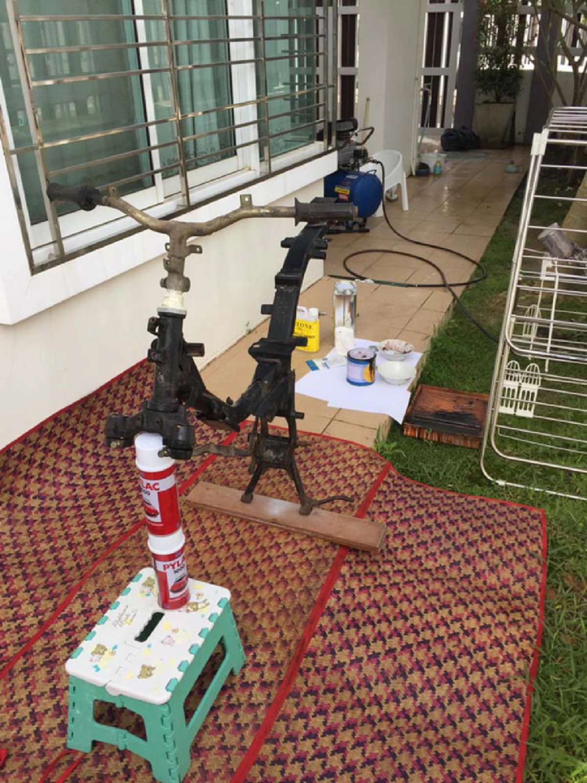 ตะลึ่งสุดฤทธิ์!!  หนุ่มใช้เวลา 120 ชั่วโมง บูรณะ Suzuki Crystal ของคุณแม่ ให้เหมือน 25 ปีที่แล้ว จนกลายสภาพเป็นรถใหม่สมใจ??