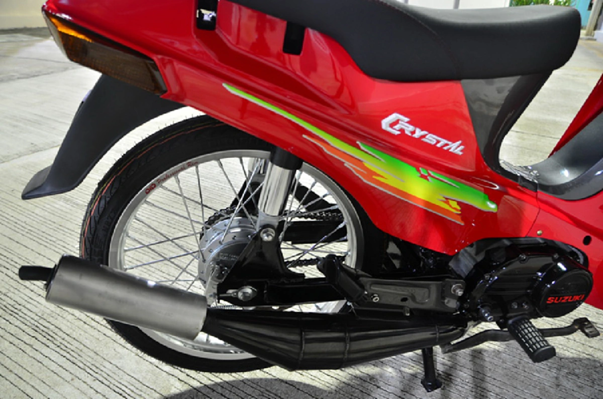 ตะลึ่งสุดฤทธิ์!!  หนุ่มใช้เวลา 120 ชั่วโมง บูรณะ Suzuki Crystal ของคุณแม่ ให้เหมือน 25 ปีที่แล้ว จนกลายสภาพเป็นรถใหม่สมใจ??