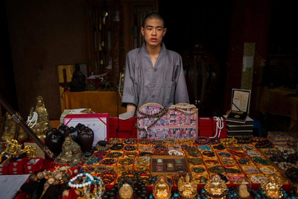 พุทธพาณิชย์อู้ฟู่!! "ปันเชินลามะ" ออกมาแฉ "อลัชชีแดนมังกร" รุกหนัก เรี่ยไรชาวบ้าน เปลี่ยนวัดเป็นสถาบันการเงิน ... เจริญรอยตามพี่ไทย?!!