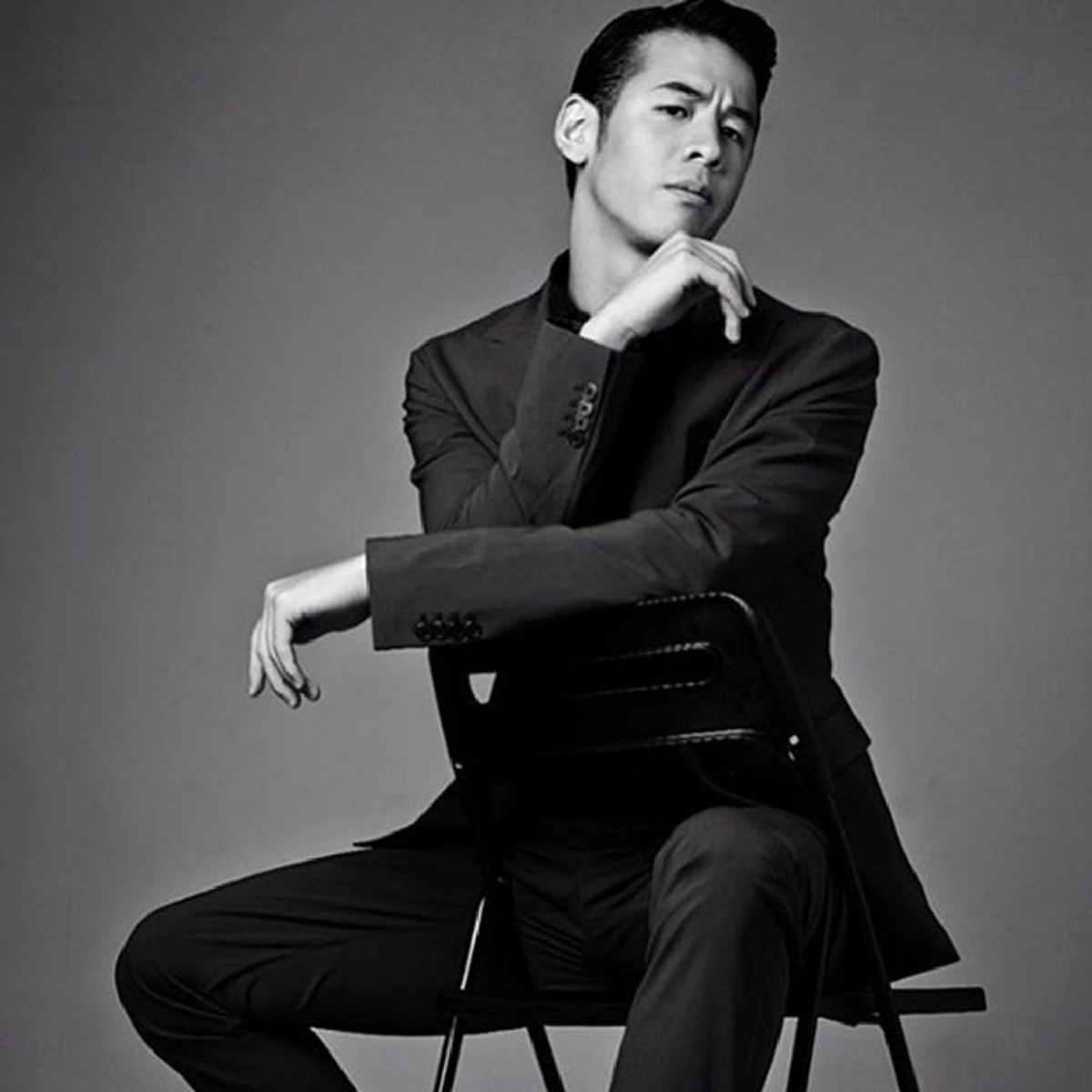 น้อยคนที่จะรู้ !! แท้จริงแล้ว  นักแสดงหนุ่ม "เป๋า วฤธ"  คือพระนัดดาของ พระเจ้าวรวงศ์เธอ พระองค์เจ้าโสมสวลี พระวรราชาทินัดดามาตุ