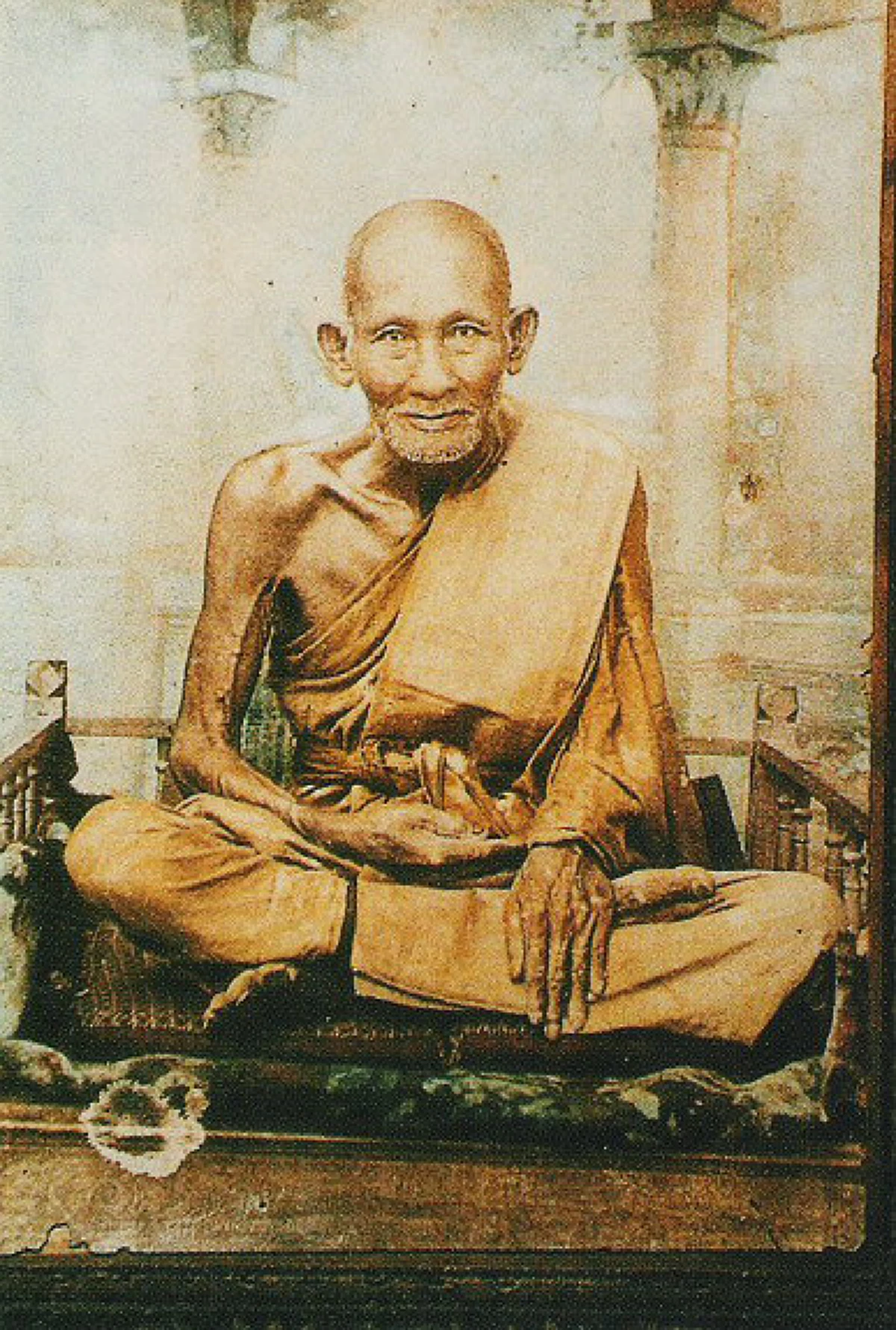 อิติมัตติยา มัตติภะเว พระคาถาอาพัดปูน "หลวงปู่ศุข วัดปากคลองมะขามเฒ่า"พระคาถาบทนี้ ให้เสกปูนคาดคอ อยู่คงยิ่งนักแทงฟันมิเข้าแลฯ.