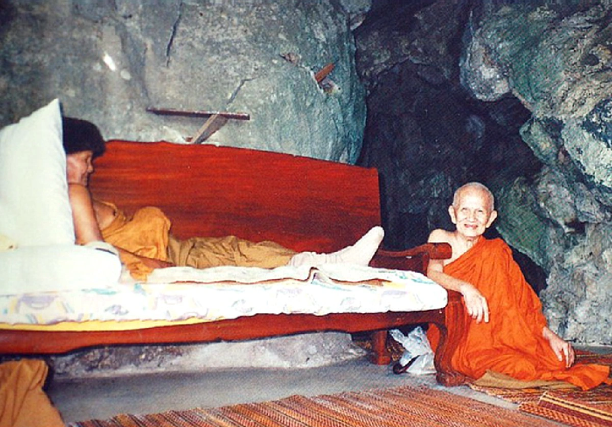 ประสบการณ์พระป่า!! ใครเตือนก็ไม่ฟัง!! "หลวงปู่บุญฤทธิ์"ขอฝึกภาวนาอยู่กับ"หลวงปู่ชอบ" ที่ผาแด่นแดนทุรกันดารจนเฉียดตาย!