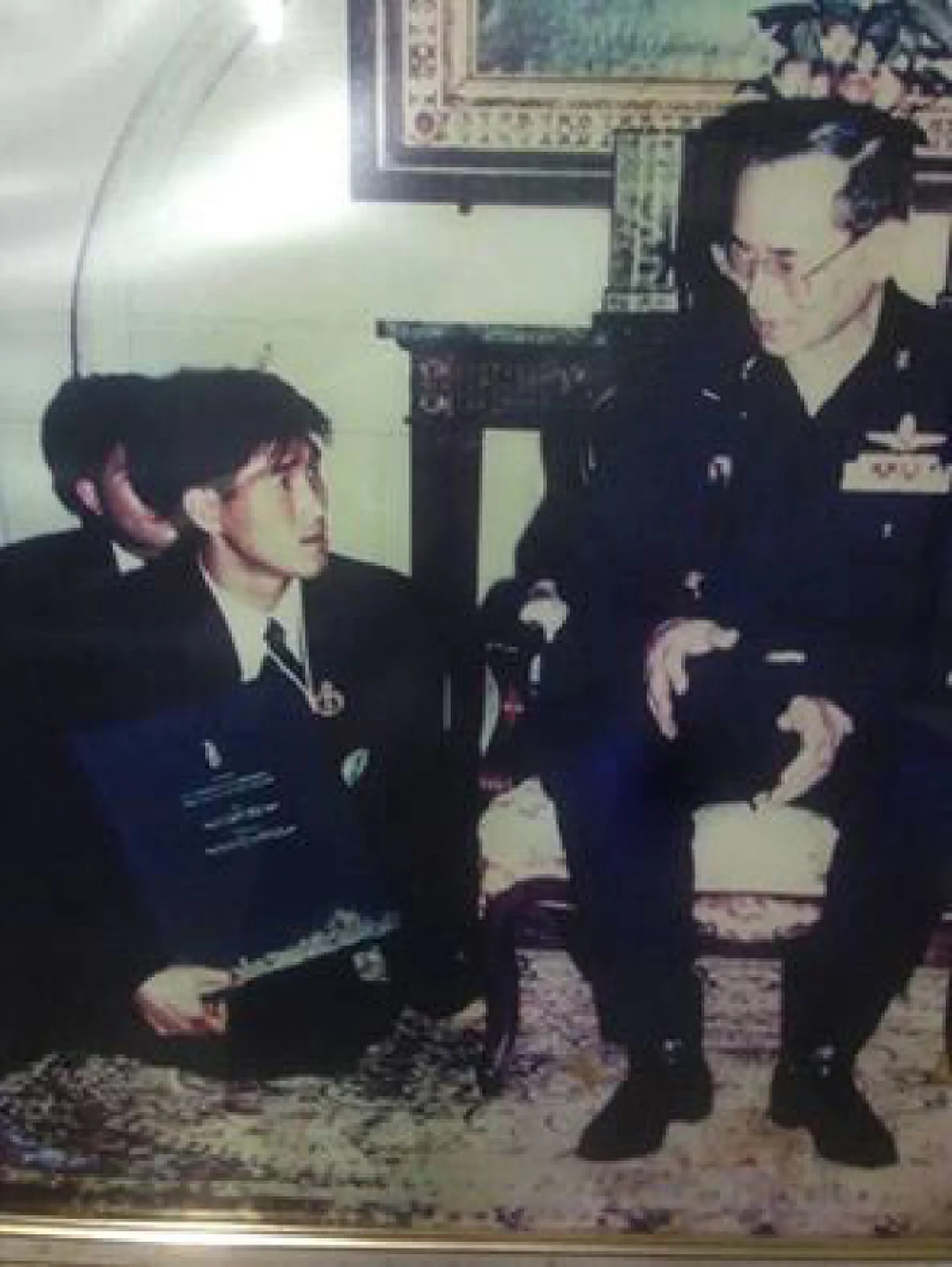 ย้อนเรื่องราวสุดแสนประทับใจ!!  สมรักษ์ คำสิงห์ เผยวินาทีประทับใจเมื่อครั้งเข้าเฝ้าในหลวง รัชกาลที่.๙ ทูลเกล้าฯ ถวายเหรียญทองโอลิมปิก