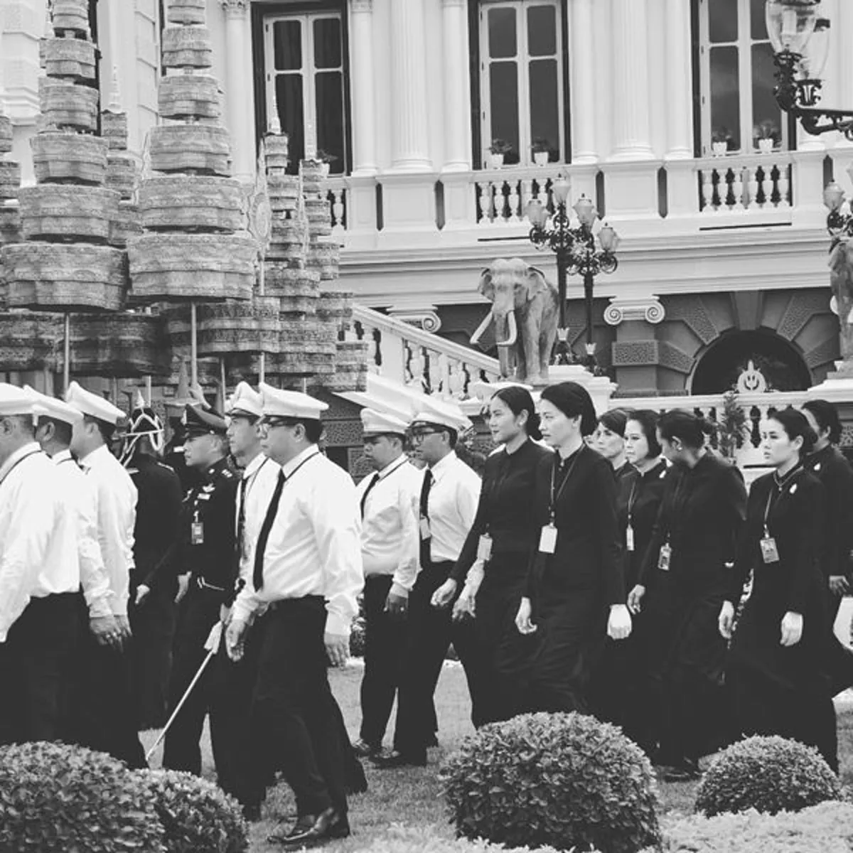 2 หน่อเนื้อ "ราชสกุลยุคล" เล่าความภูมิใจร่วมเดินริ้วขบวน แม้เหนื่อย ก็ไม่ท้อ