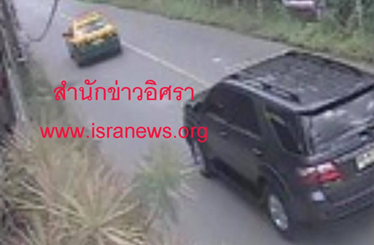 พลิกแผ่นดินล่า!!! สนข.ดัง เปิดภาพวงจรปิดนาทีรถกระบะตำรวจปริศนา โผล่บ้าน "ยิ่งลักษณ์" หลังออกจากเอสซี ปาร์ค ก่อนวันคดี!!!