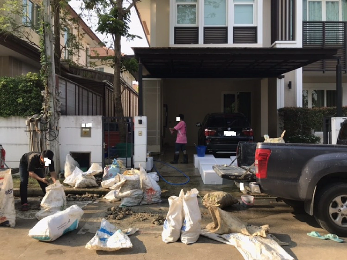 แทบอ้วก! สาวโวยยับ เพื่อนบ้านทำหอยเหม็น ส่งกลิ่นอบอวน รอบหมู่บ้าน?