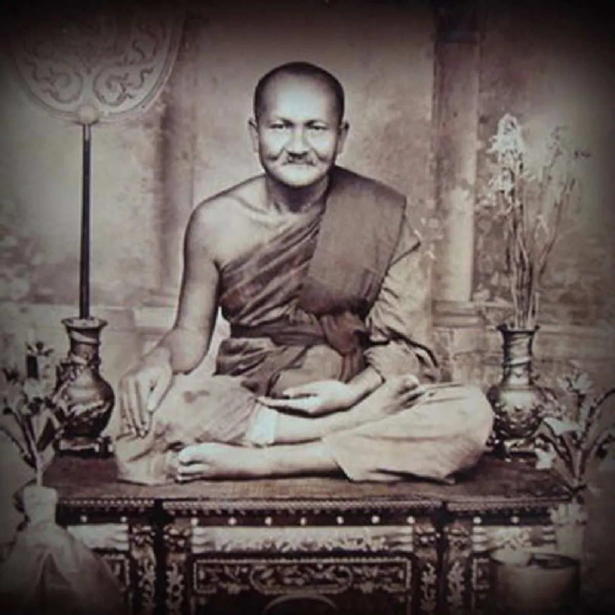 น้อมกราบบูชา “หลวงปู่ป่วน ถิรธัมโม” วัดช้างน้อย พระเกจิมากด้วยเมตตาแห่งกรุงเก่า ศิษย์หลวงพ่อจง และหลวงพ่อปาน เก่งกล้าในพุทธาคม!!