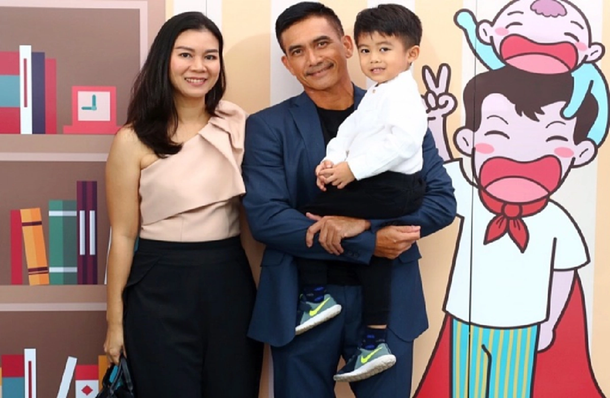 น่ายินดียิ่ง "ผู้พันเบิร์ด" โพสต์วันเกิดมีแต่ข่าวดีๆ กราบเท้าพ่อสุดอบอุ่น รับข่าวสำคัญได้เลือนชั้นยศ "พันเอกพิเศษ"