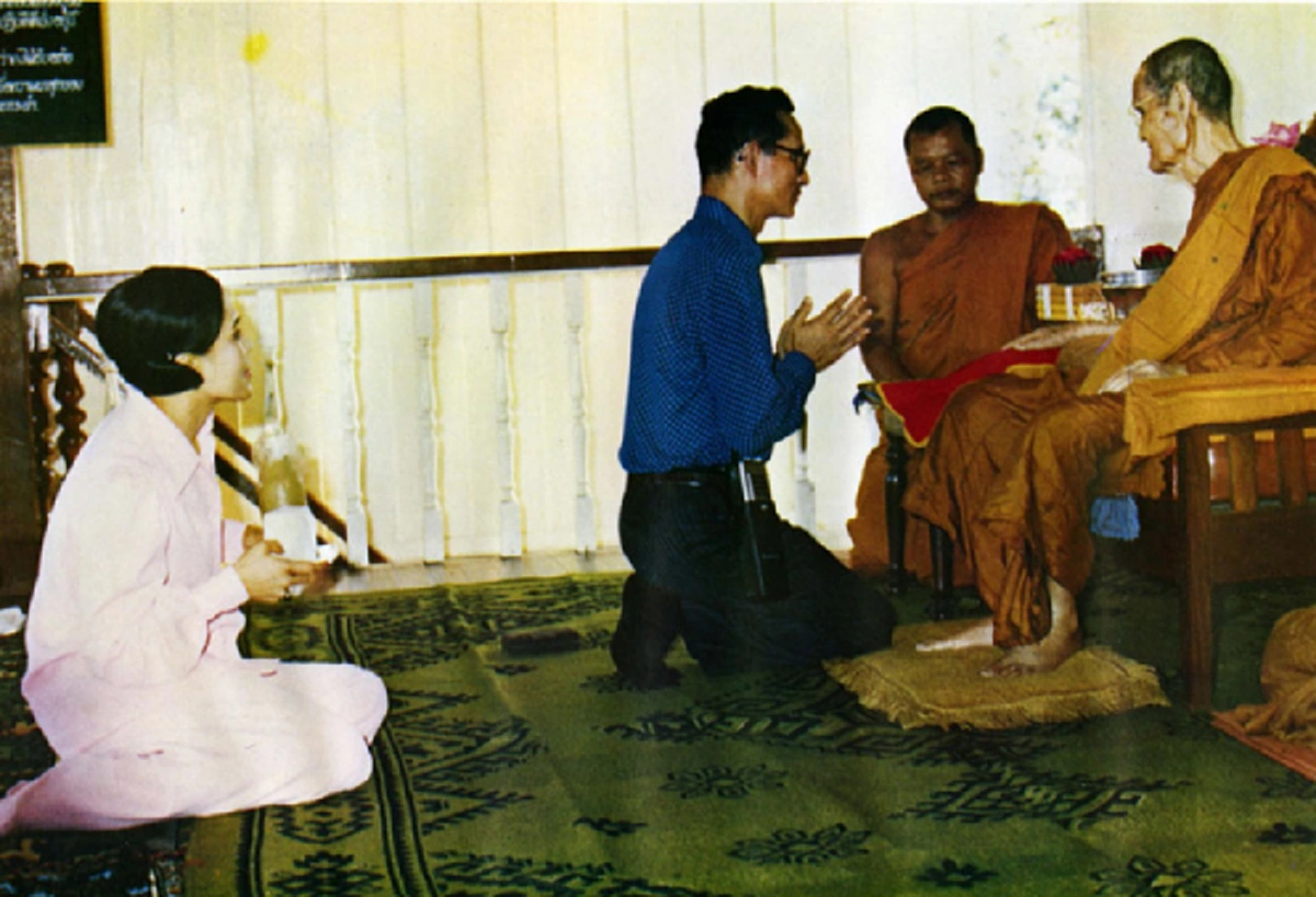 ด้วยพระราชศรัทธาของแม่!! กำเนิด “หอคัมภีร์ธรรมกิติยากร” วัดป่าพุทธพจน์หริภุญไชย จากความศรัทธาอันแรงกล้าในธรรมะของ สมเด็จพระนางเจ้าสิริกิติ์